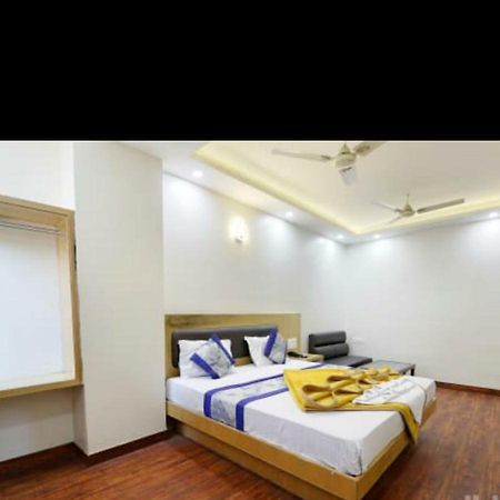 Hotel Le Mem Delhi  Bagian luar foto