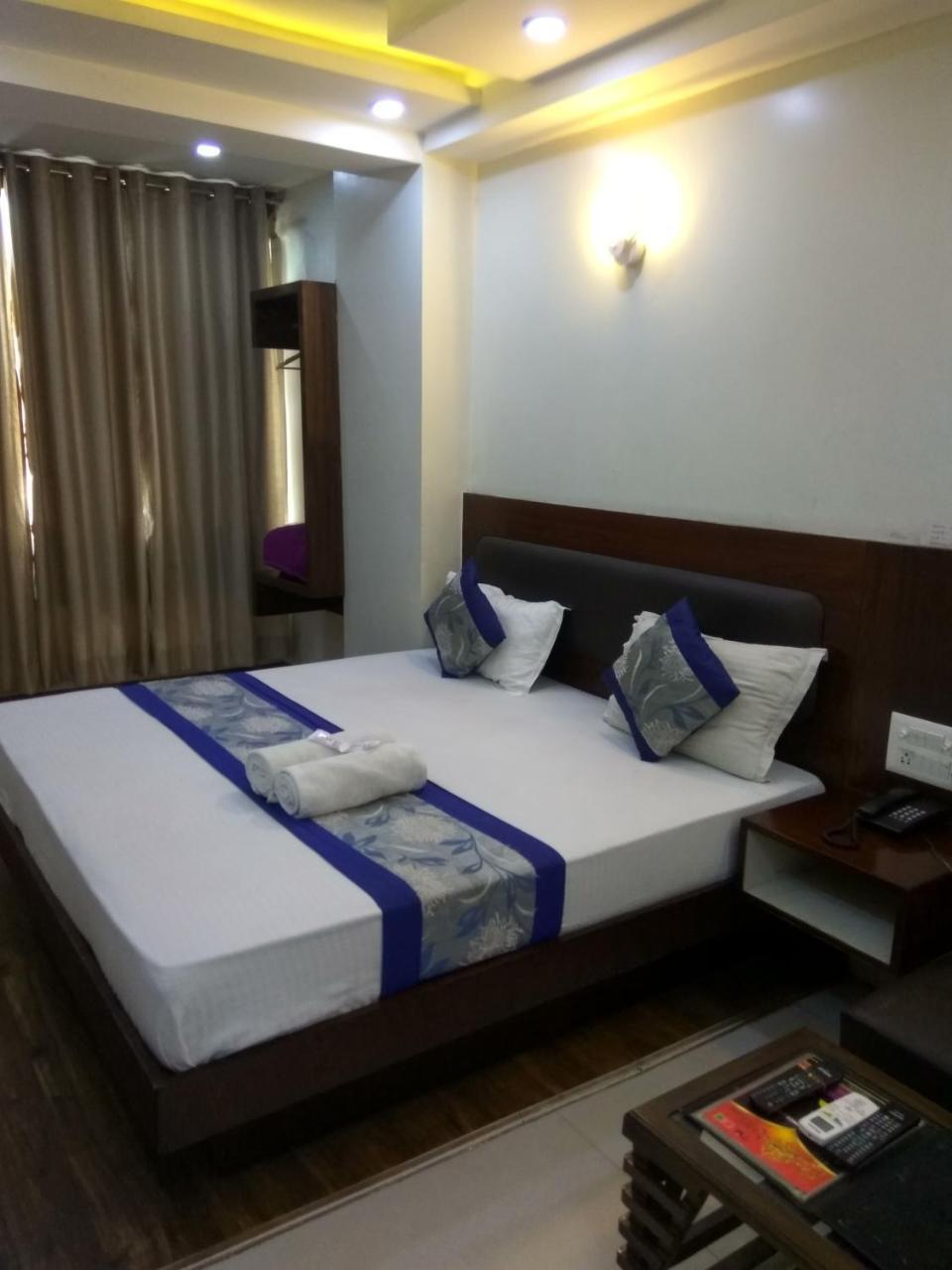 Hotel Le Mem Delhi  Bagian luar foto
