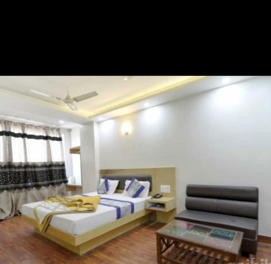 Hotel Le Mem Delhi  Bagian luar foto