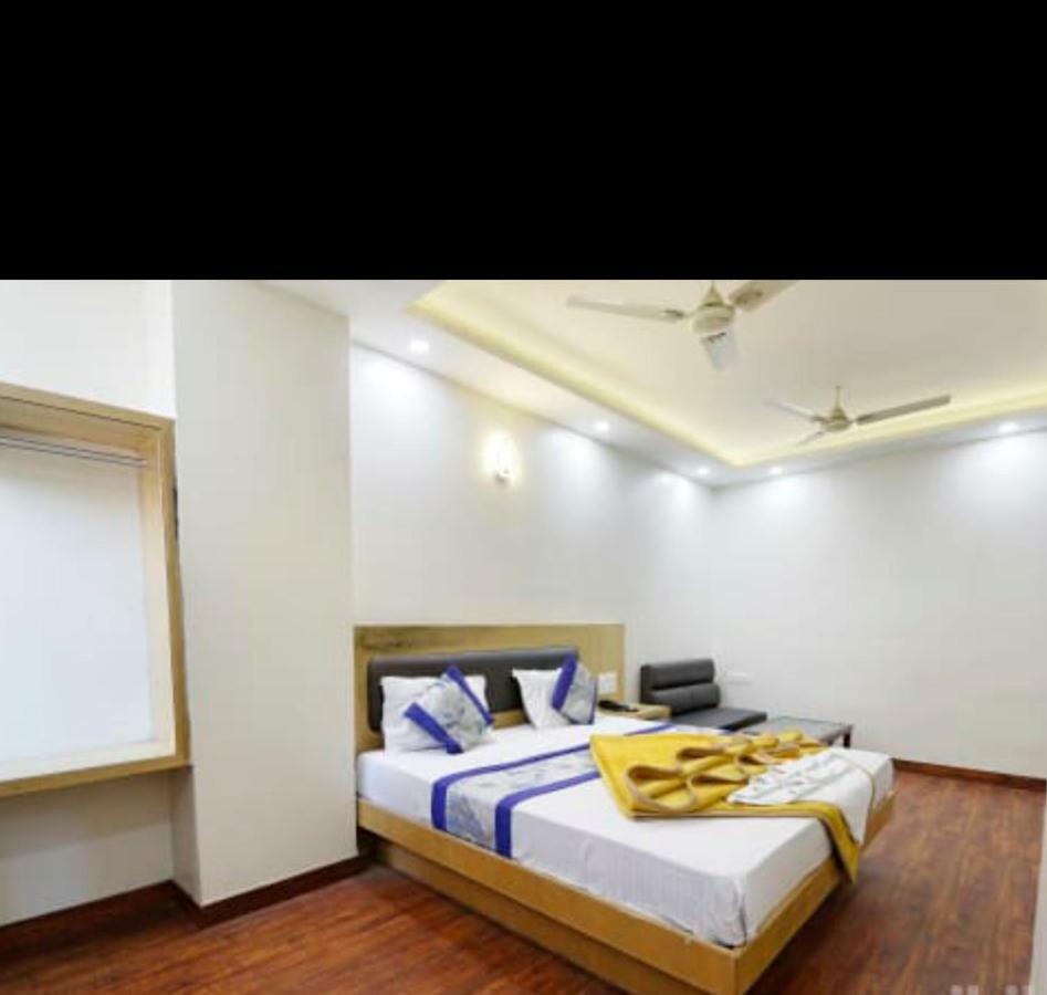 Hotel Le Mem Delhi  Bagian luar foto