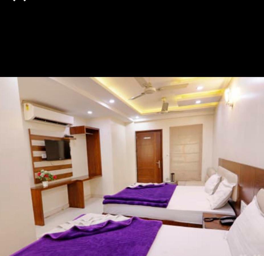 Hotel Le Mem Delhi  Bagian luar foto
