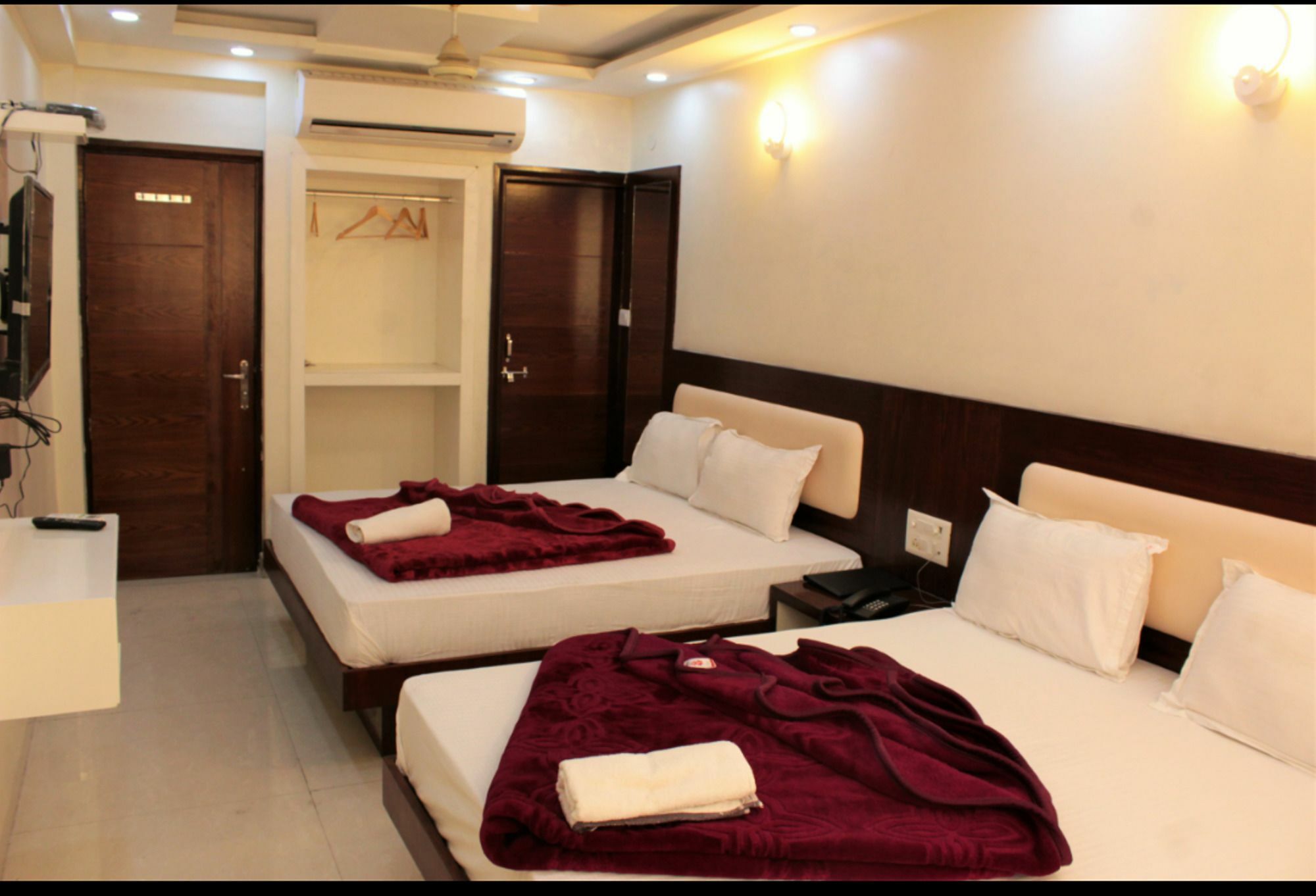 Hotel Le Mem Delhi  Bagian luar foto